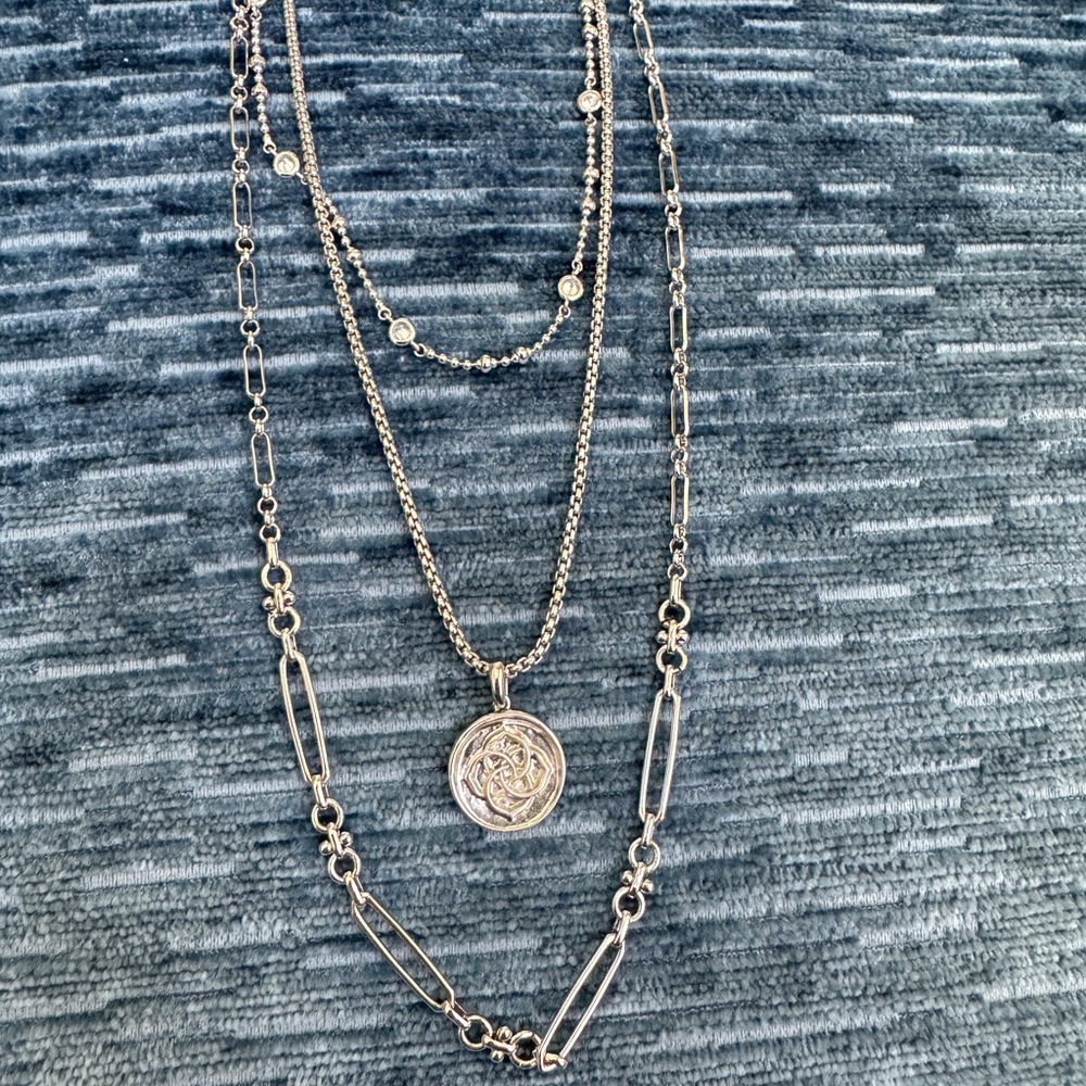 Kendra Scott Medallion Trip Strand Necklace